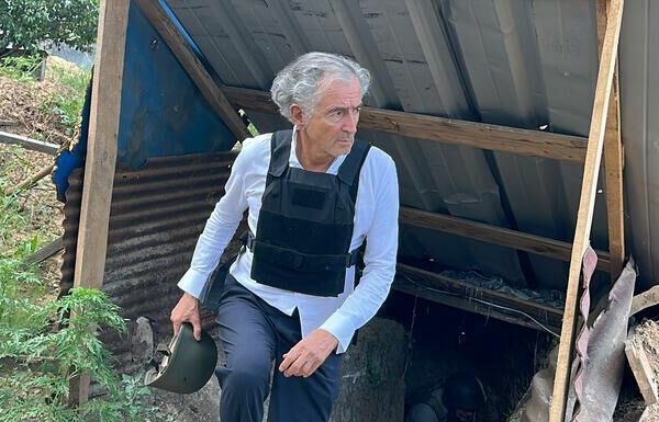 Bernard-Henri Lévy (L’Ukraine au coeur) : "Pas très cher…", sa tête mise à prix